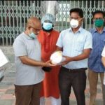 ফেসবুকে ডাক্তারের পোস্ট : ১০০ এন-৯৫ মাস্ক দিলেন ব্যবসায়ী