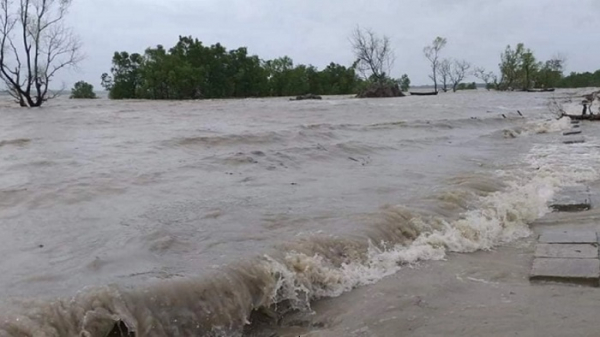 বরগুনায় নদীর পানি ৬ ফুট বেড়েছে